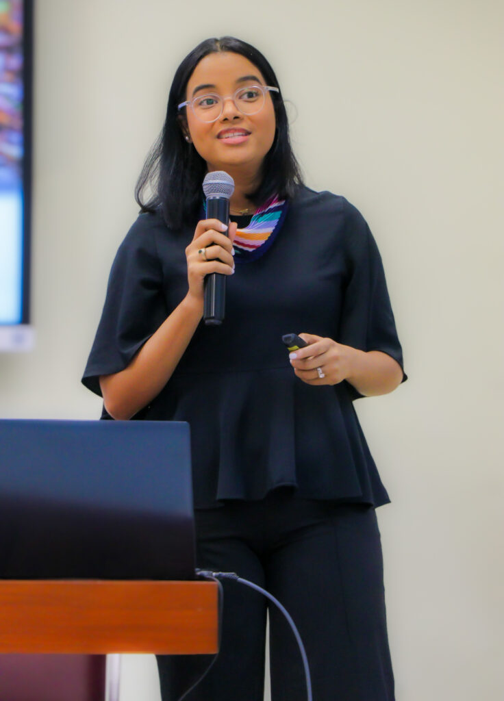 Erika-de-los-Santos-expositora
